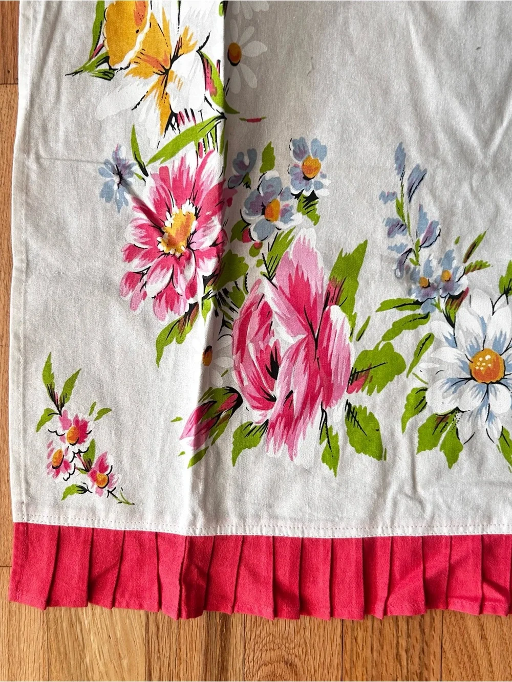 Lu Ray Home Collection Vintage Floral Tea Towel Pink Ruffle Trim 100% Cotton